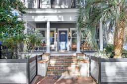 Starland Town House, Walk to the Park