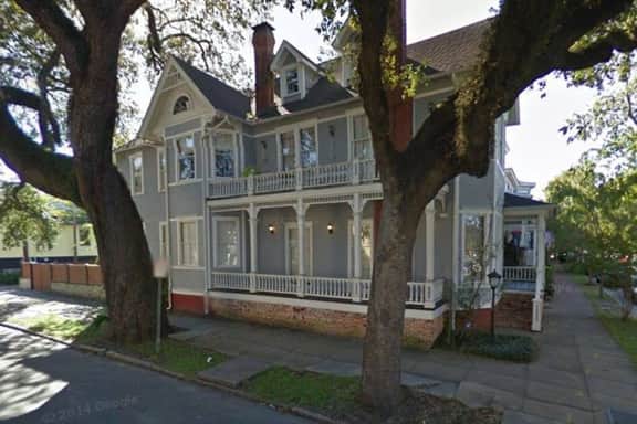 Big Blue House - Near Forsyth Park - Lower