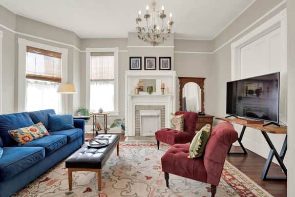 Thomas Square Affair Unit A